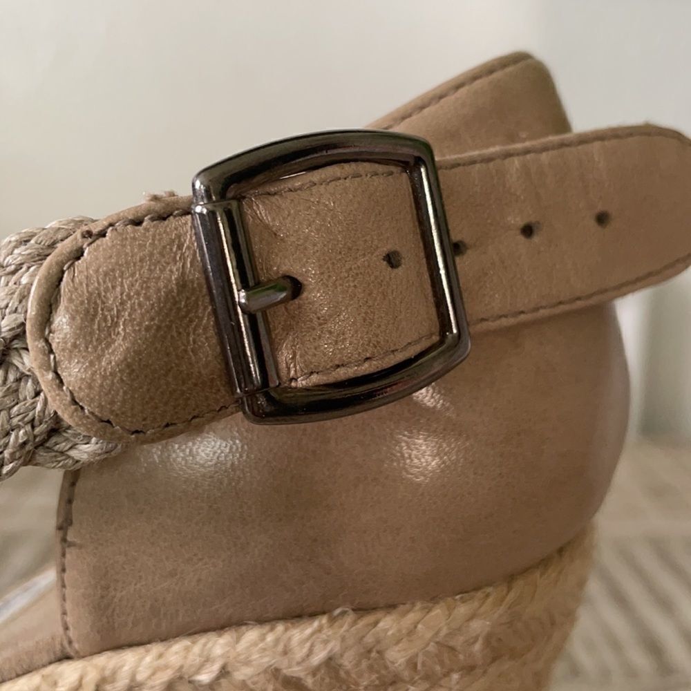 Escales Paris Numbered Sandal Collection - Picture 10 of 11